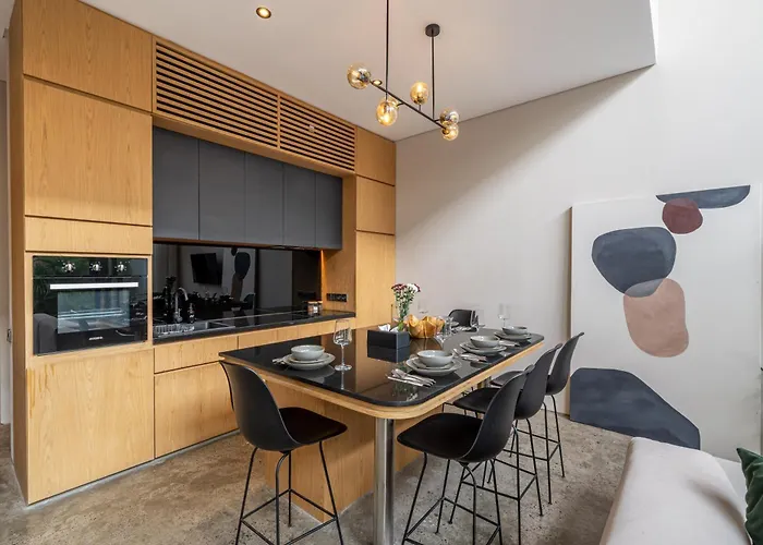 Townhouse 08 - Family With Private Pool In The Heart Of